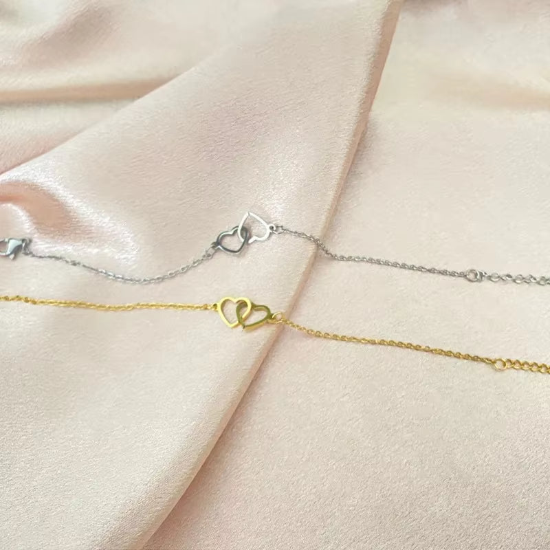 Pulseira Duplo Coração Entrelaçados Banhado a Ouro 18k Position 5